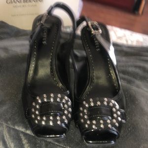 Women’s sling back heels